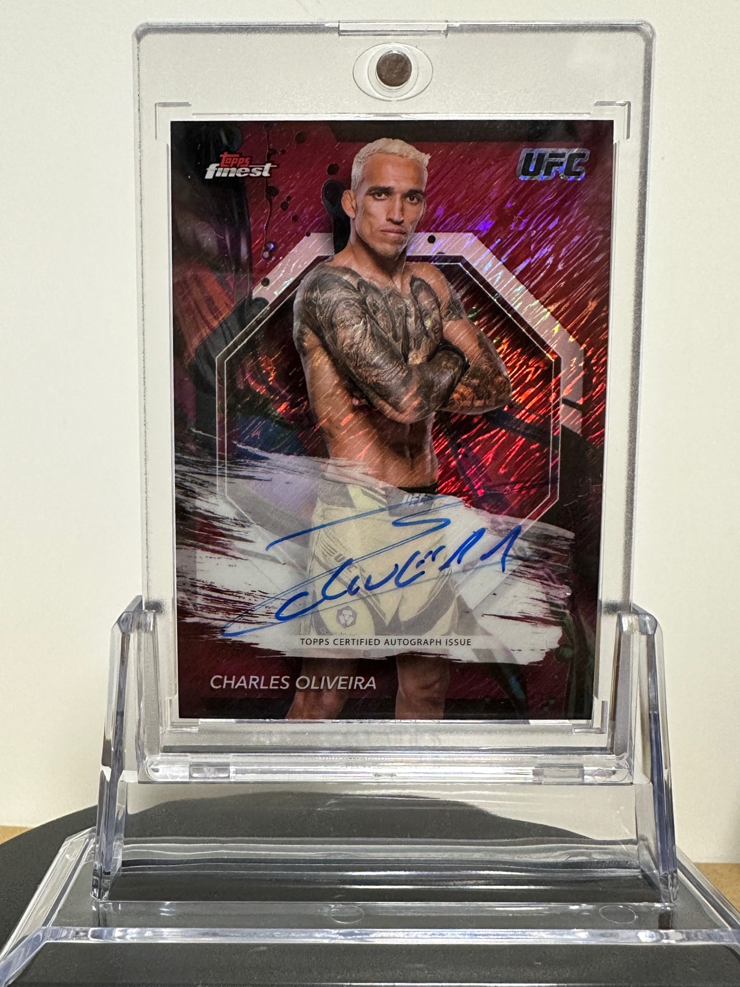 Charles Oliveira Topps UFC Finest AUTO Red Shimmer Refractors